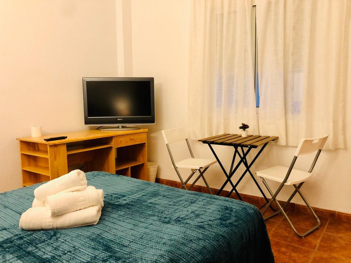 Low Cost Rooms Malaga River Exterior photo