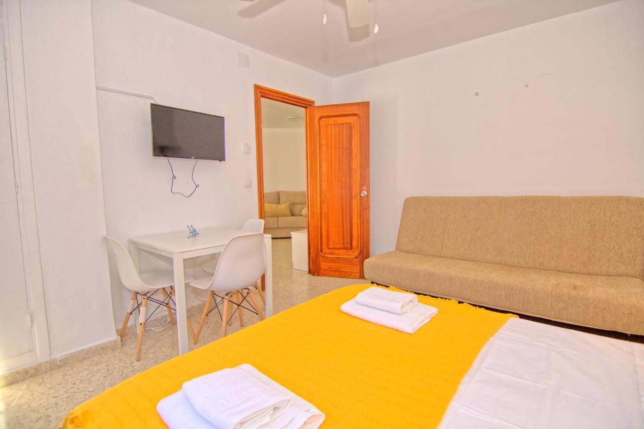 Low Cost Rooms Malaga River Exterior photo
