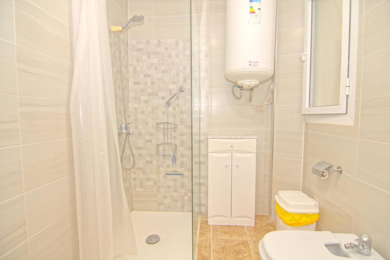 Low Cost Rooms Malaga River Exterior photo