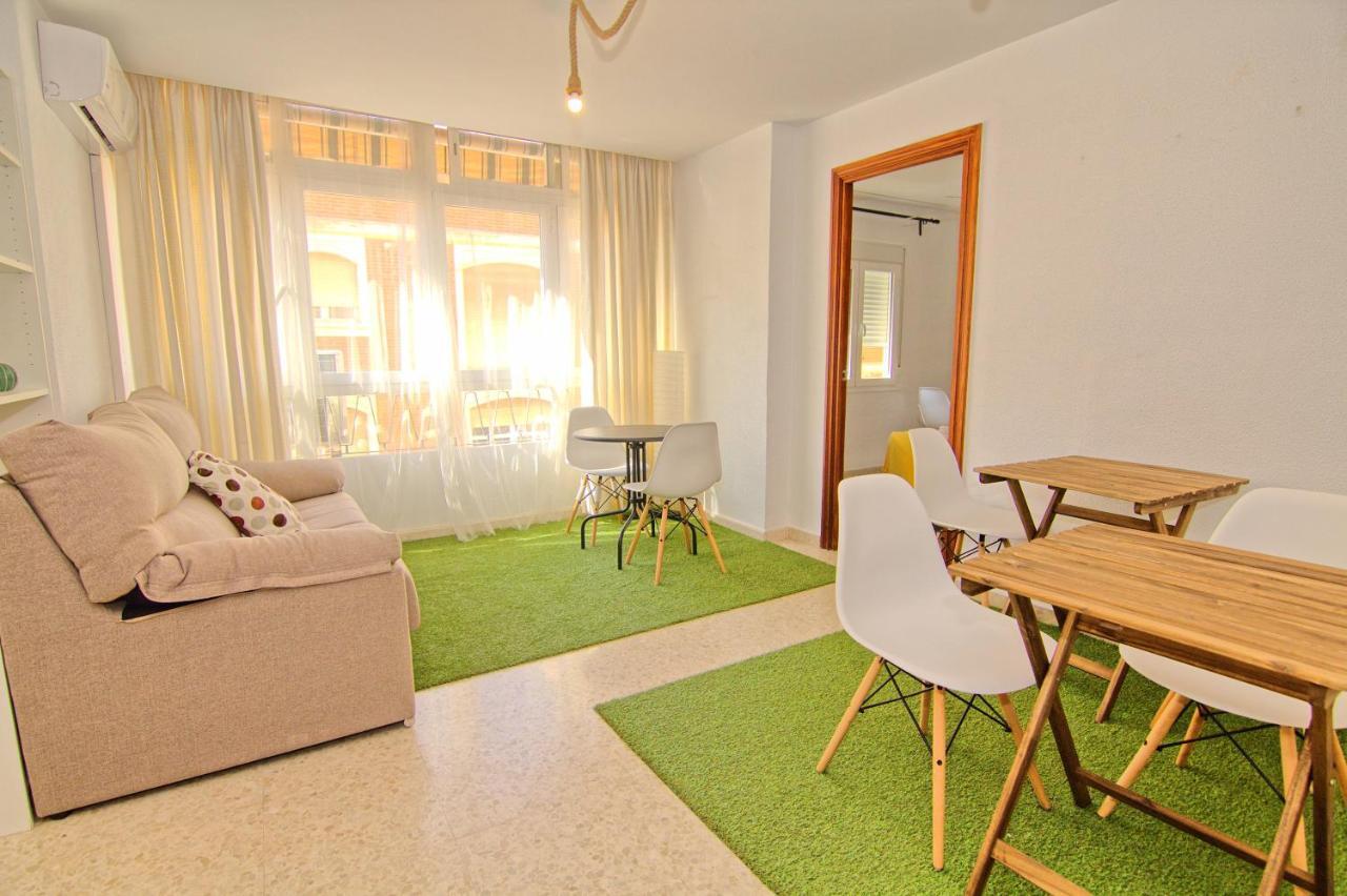 Low Cost Rooms Malaga River Exterior photo